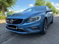 Gebraucht Volvo V60 R-Design 220 PS (161 kW) 2015 Blau Kombi