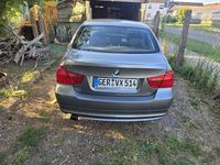 Gebraucht BMW 318 140 PS (102 kW) 2009 Silber Limousine