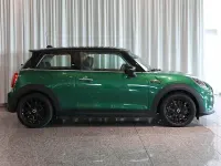 Gebraucht Mini Cooper SE Hatch 135 kW (184 PS) 2023 British racing green Kleinwagen