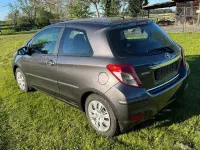 Gebraucht Toyota Yaris 99 PS (72 kW) 2012 Grau Kleinwagen