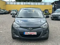 Gebraucht Hyundai i20 Edition 86 PS (63 kW) 2014 Grau Kleinwagen