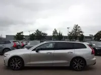 Gebraucht Volvo V60 405 PS (297 kW) 2021 Bright silver / metallic Kombi