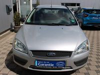 Używany Ford Focus Trend 101 KM (74 kW) 2005 Srebrny Sedan/Limuzyna