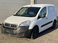 Gebraucht Peugeot Partner Premium 75 PS (55 kW) 2017 Weiß Van / Kleinbus