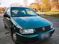 Gebraucht VW Polo 60 PS (44 kW) 1999 Grün Kleinwagen