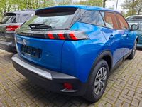 Gebraucht Peugeot e-2008 Active 100 kW (136 PS) 2022 Blau SUV