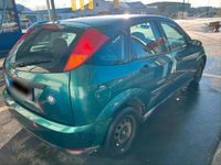 Gebraucht Ford Focus 101 PS (74 kW) 1999 Grün Kleinwagen