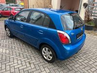 Gebraucht Kia Rio 97 PS (71 kW) 2010 Blau Limousine
