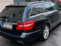 Gebraucht Mercedes E220 170 PS (125 kW) 2011 Schwarz Kleinwagen