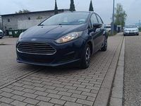Gebraucht Ford Fiesta Titanium 95 PS (69 kW) 2015 Blau Kleinwagen