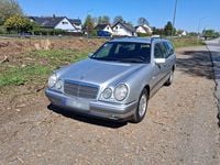 Gebraucht Mercedes E230 150 PS (110 kW) 1997 Silber Kombi