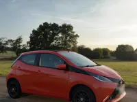 Gebraucht Toyota Aygo X-wave 69 PS (50 kW) 2015 Orange Kleinwagen