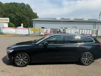 Gebraucht Volvo V60 150 PS (110 kW) 2019 Schwarz Kombi