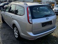 Gebraucht Ford Focus Titanium 101 PS (74 kW) 2010 Silber Kombi