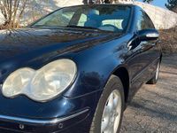 Gebraucht Mercedes C220 150 PS (110 kW) 2007 Blau Limousine