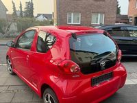 Gebraucht Toyota Aygo 68 PS (50 kW) 2006 Rot Kleinwagen