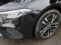 Gebraucht Mercedes A200 163 PS (119 kW) 2024 Metalliclack kosmosschwarz Limousine
