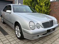 Gebraucht Mercedes E200 Classic 163 PS (119 kW) 2000 Silber Limousine