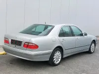 Gebraucht Mercedes E200 2002 Silber Limousine