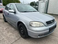 Używany Opel Astra 2000 Srebrny Sedan/Limuzyna