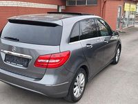 Gebraucht Mercedes B180 109 PS (80 kW) 2012 Grau Van / Kleinbus