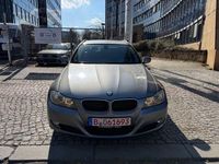 Gebraucht BMW 318 143 PS (105 kW) 2011 Grau Limousine