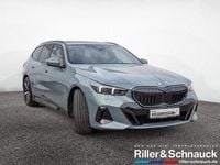 Gebraucht BMW 520 M Sport 197 PS (144 kW) 2024 Cape york grün Kombi