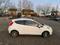 Gebraucht Ford Fiesta Trend 60 PS (44 kW) 2011 Weiß Coupé