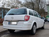 Gebraucht Opel Astra Selection 116 PS (85 kW) 2011 Weiß Kombi