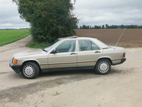 Gebraucht Mercedes 190 122 PS (89 kW) 1988 Beige Limousine