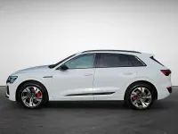 Gebraucht Audi Q8 e-tron S-Line 250 kW (340 PS) 2023 Gletscherweiß metallic SUV