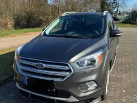 Gebraucht Ford Kuga Titanium 150 PS (110 kW) 2017 Grau SUV