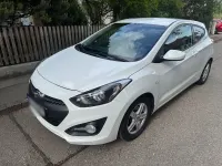 Gebraucht Hyundai i30 Classic 101 PS (74 kW) 2016 Weiß Limousine