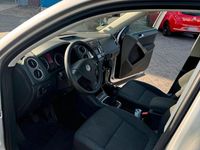 Gebraucht VW Tiguan 150 PS (110 kW) 2009 Silber SUV
