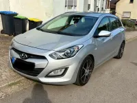 Gebraucht Hyundai i30 110 PS (80 kW) 2013 Silber Kombi