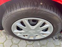 Gebraucht Ford Fiesta Cool & Connect 75 PS (55 kW) 2021 Racerot Kleinwagen