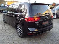 Gebraucht VW Touran Active 180 PS (132 kW) 2021 Schwarz Van / Kleinbus