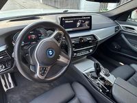 Gebraucht BMW 530e Performance 292 PS (214 kW) 2023 Weiß Kombi