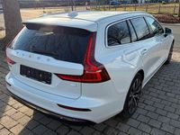 Gebraucht Volvo V60 Plus 253 PS (186 kW) 2022 Weiß Kombi