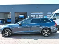 Gebraucht Volvo V60 Inscription 341 PS (250 kW) 2022 Denim blue / metallic Kombi
