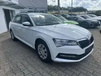 Gebraucht Skoda Superb 150 PS (110 kW) 2022 Moon weiss perl. Kombi
