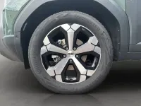 Neu Dacia Duster Extreme 158 PS (116 kW) 2025 Zedergrün metallic SUV