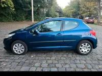 Gebraucht Peugeot 207 73 PS (53 kW) 2008 Blau Kleinwagen