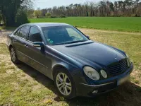 Gebraucht Mercedes E220 Classic 150 PS (110 kW) 2003 Blau Limousine