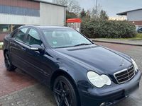 Gebraucht Mercedes C180 129 PS (94 kW) 2001 Blau Limousine