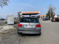 Gebraucht BMW 318 143 PS (105 kW) 2008 Grau Kombi