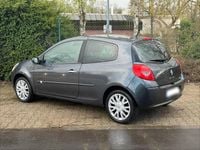 Gebraucht Renault Clio II 87 PS (63 kW) 2007 Schwarz Kleinwagen