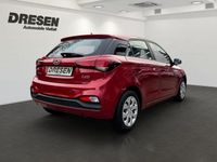 Gebraucht Hyundai i20 Trend 101 PS (74 kW) 2020 Rot Limousine