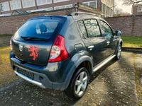 Gebraucht Dacia Sandero Stepway 84 PS (61 kW) 2012 Grau Limousine