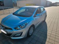 Gebraucht Hyundai i30 99 PS (72 kW) 2012 Silber Limousine